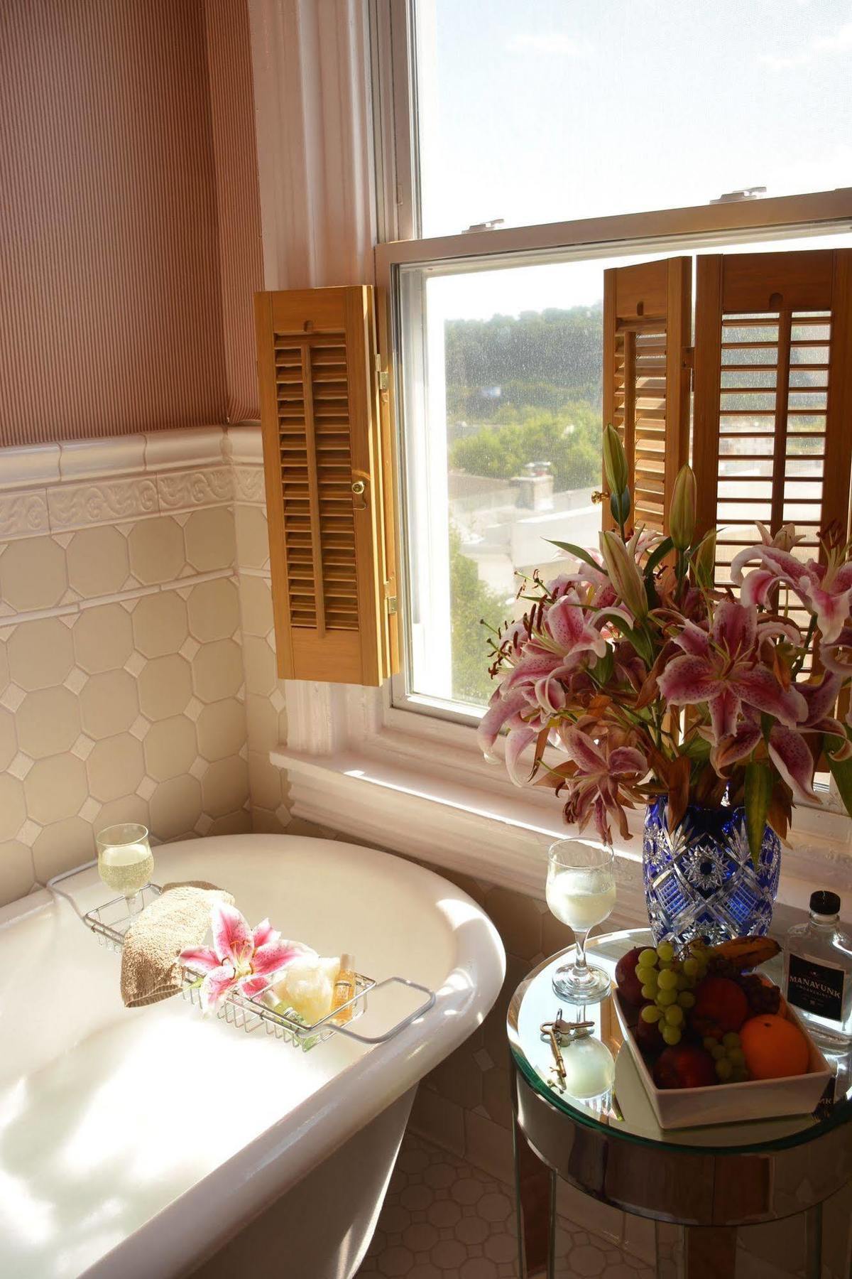 Manayunk Chambers Guest House Bala Cynwyd Bagian luar foto